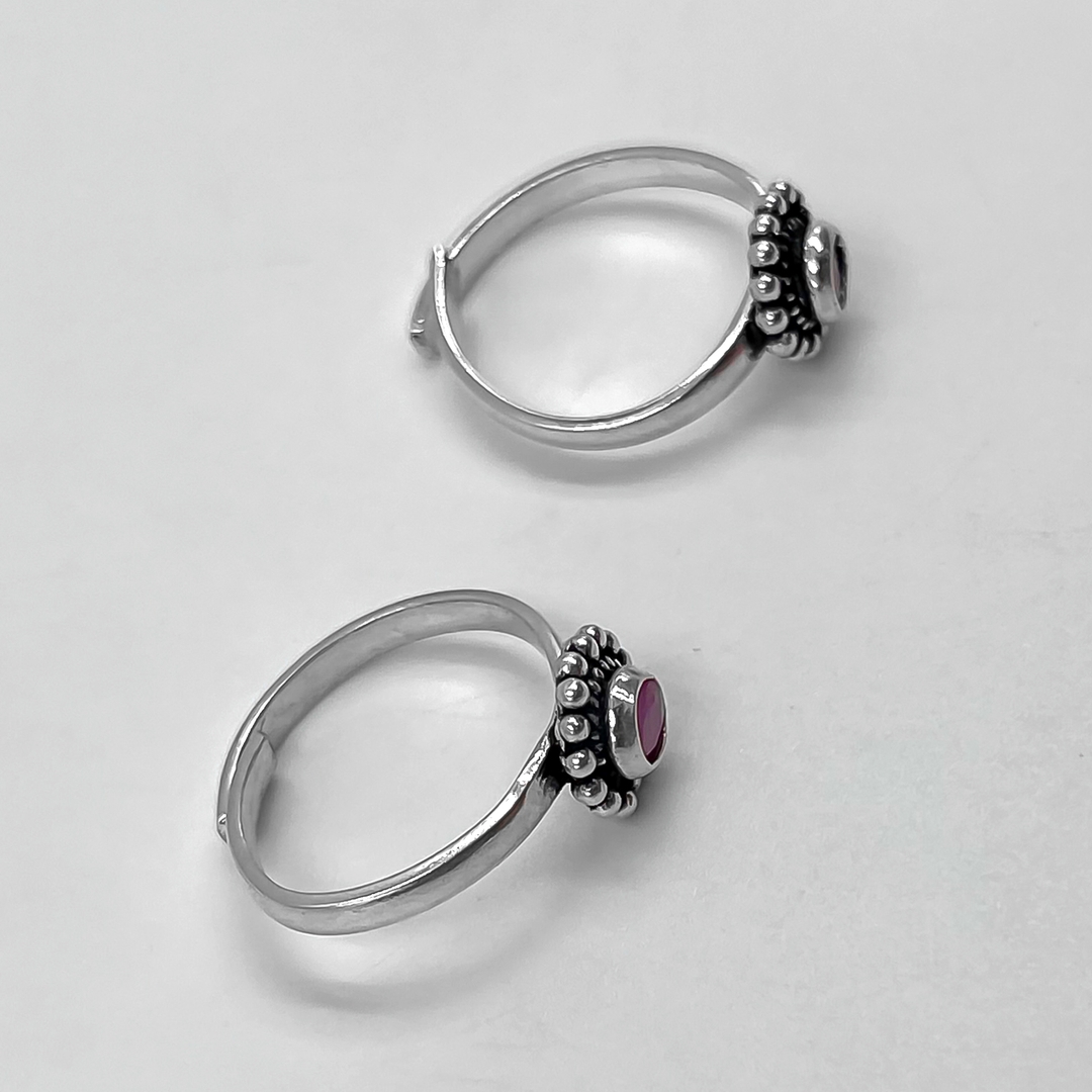 Silver Oxidised Vintage Red Gemstone Toe Ring 3