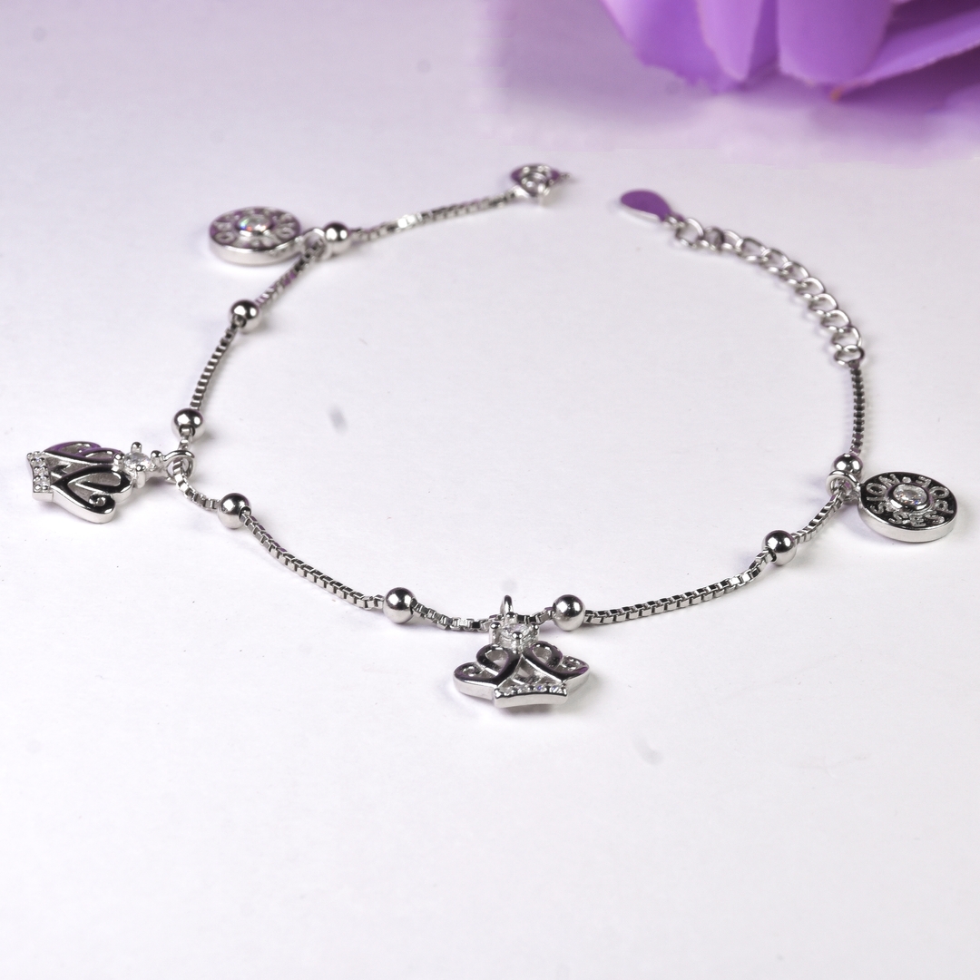 Silver Queen's Crown Bracelet 2