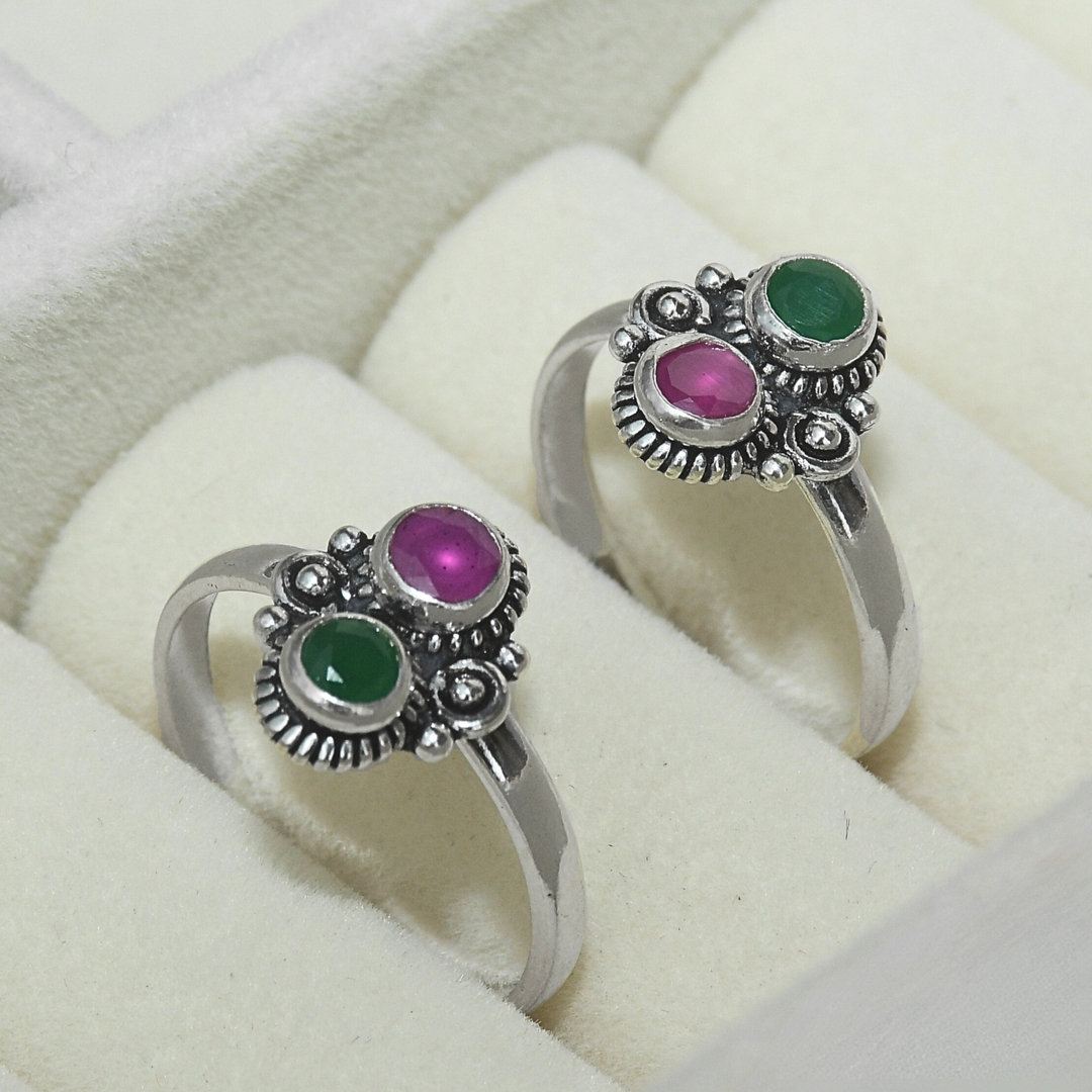 Silver Oxidised Red and Green Gemstone Toe Ring 2