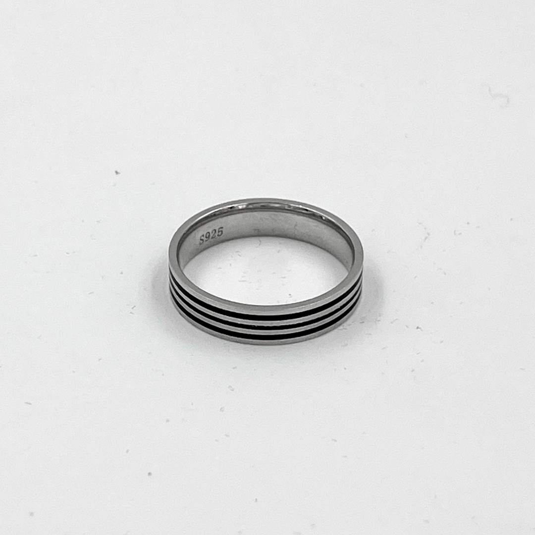 Silver Round Thumb Ring for Women and Girls 1