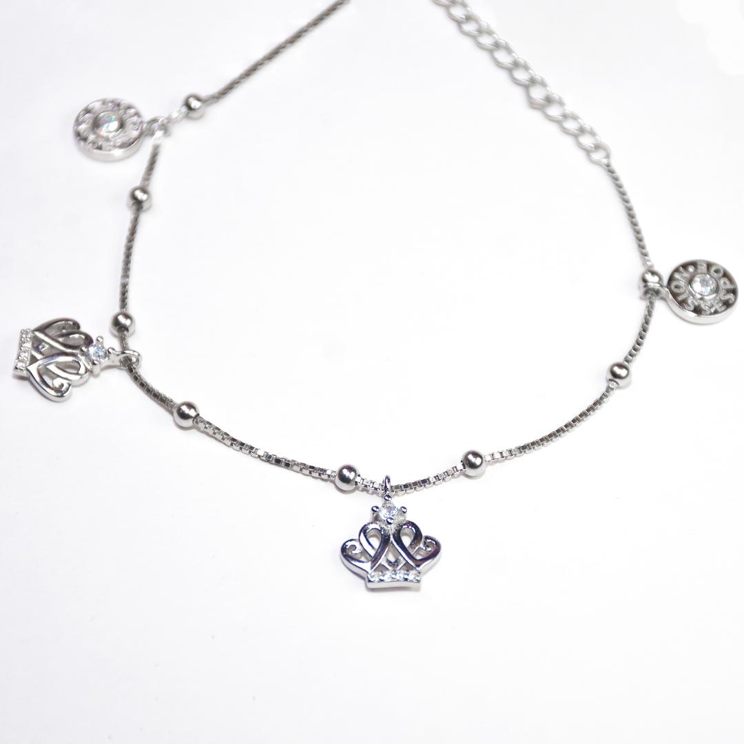 Silver Queen's Crown Bracelet 1