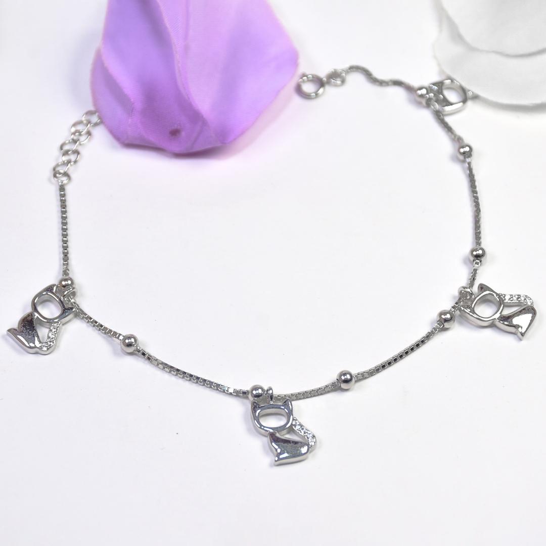 Silver Adorable Cat Charm Bracelet 2