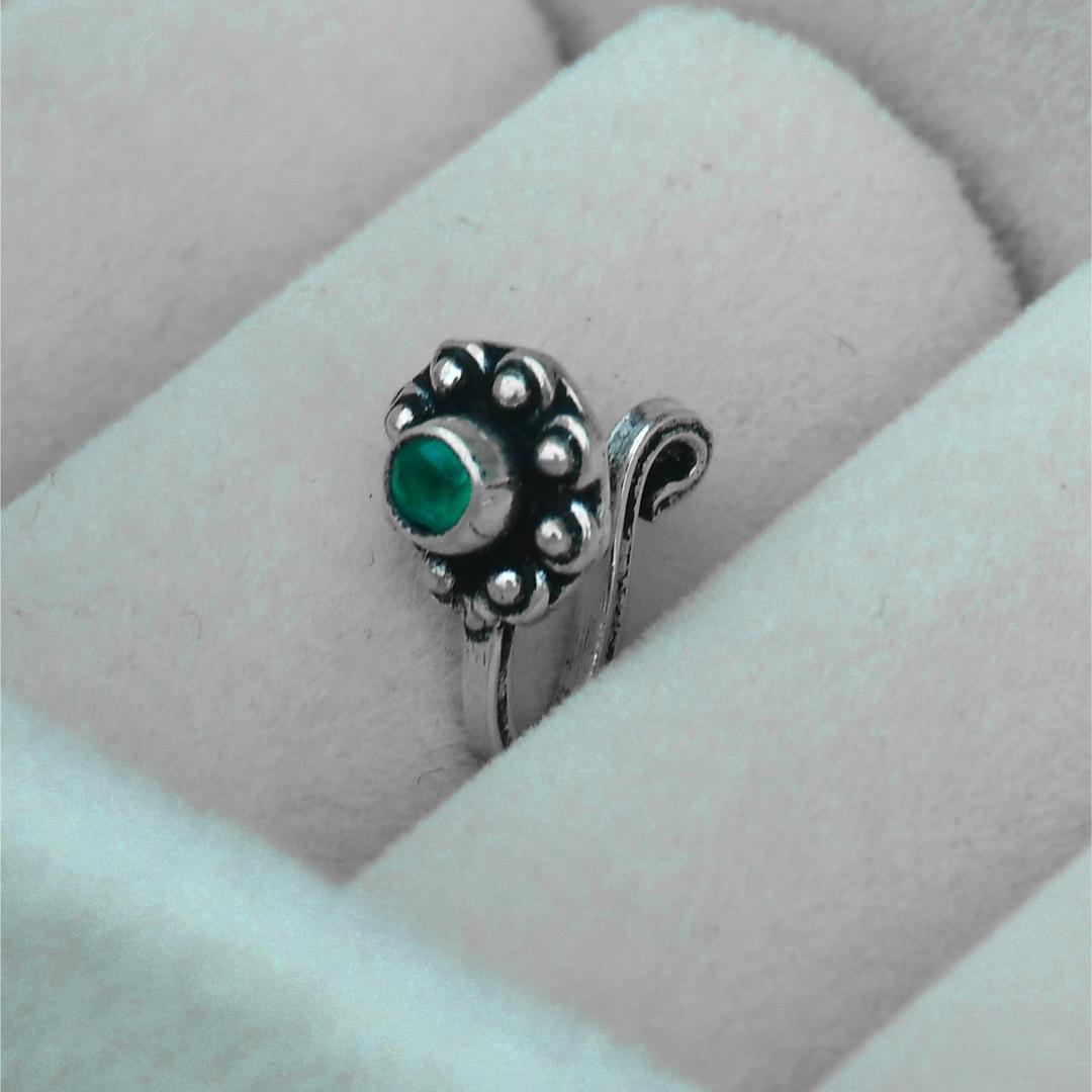 Oxidised Green Round Shaped Nose Pin 1