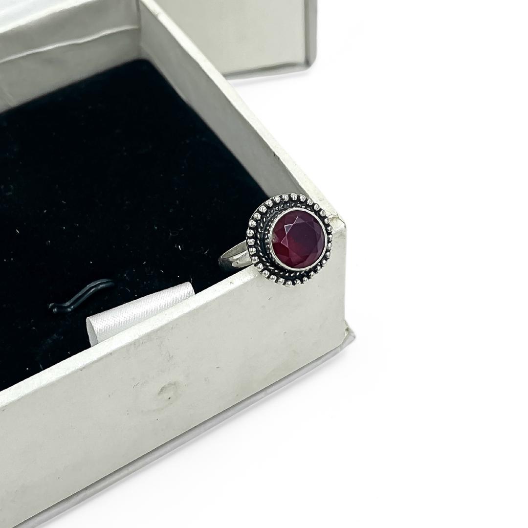 Silver Stunning Maroon Cut Stone Ring Women & Girls 4