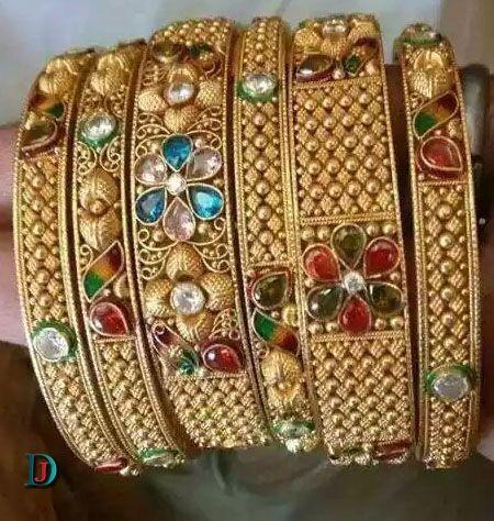 न्यू एंड लेटेस्ट डिजाईन राजस्थानी फैंसी गोल्ड बेन्गल्स/चूडिया 