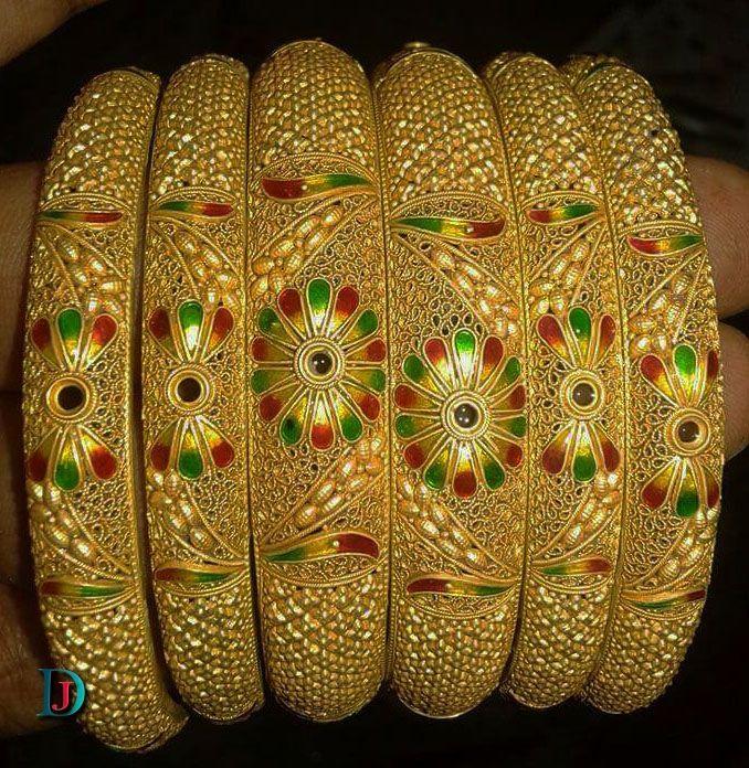 न्यू एंड लेटेस्ट डिजाईन राजस्थानी फैंसी गोल्ड बेन्गल्स/चूडिया 