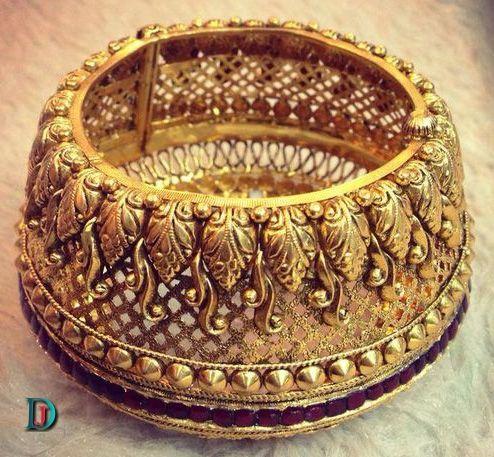 New and Latest Design of Rajasthani Desi gold kundan Bangles 