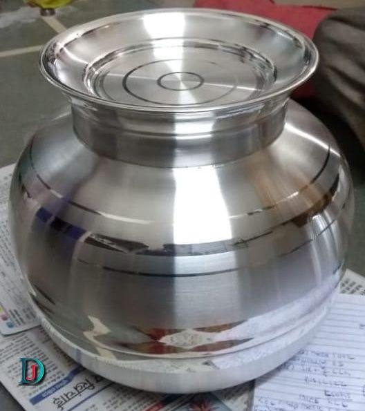 न्यू एंड लेटेस्ट डिजाईन राजस्थानी देसी सिल्वर/चांदी  बर्तन 