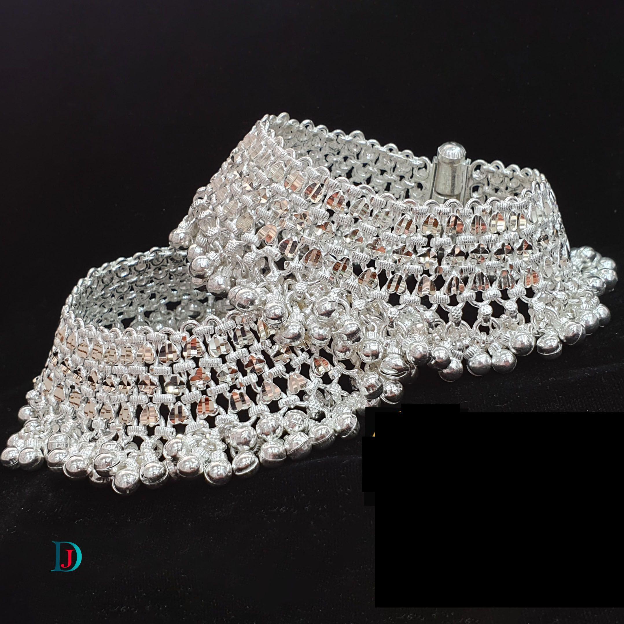 New and Latest Design of Desi Rajasthani Silver Paayal 