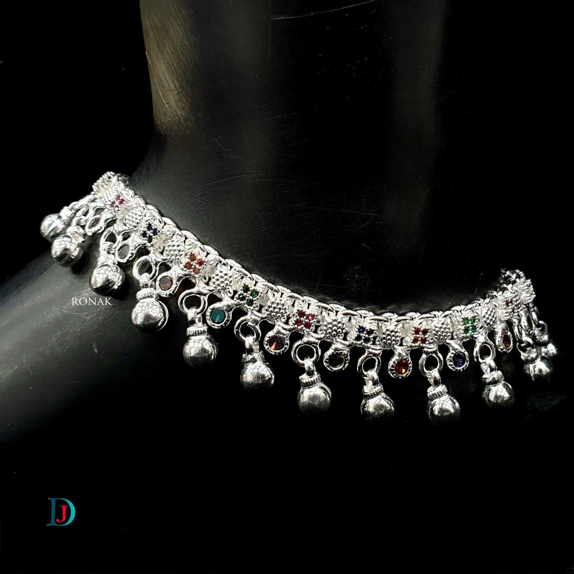 New and Latest Design of Desi Rajasthani Silver Paayal 