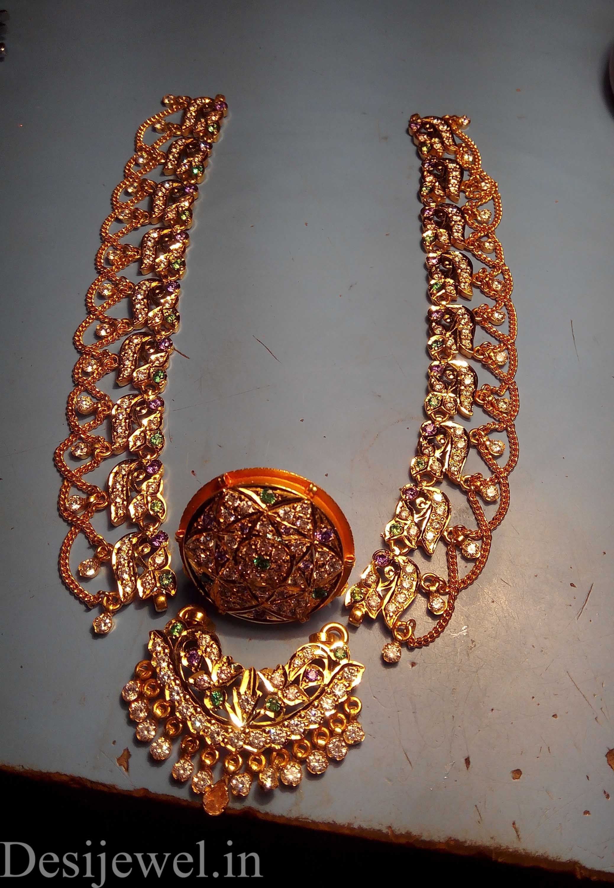 Rakhdi design in gold deals with price